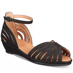 Gentle Souls by Kenneth Cole Leah Sandal, Size 7